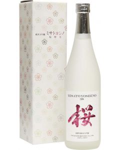 Takahashi Sake Brewery 高橋酒造店 純米大吟醸 桜酵母 ミサトヨシノ [日本輸入品] 720ml